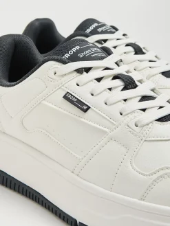 Fashion Białe sneakersy z czarnymi elementami Sneakersy