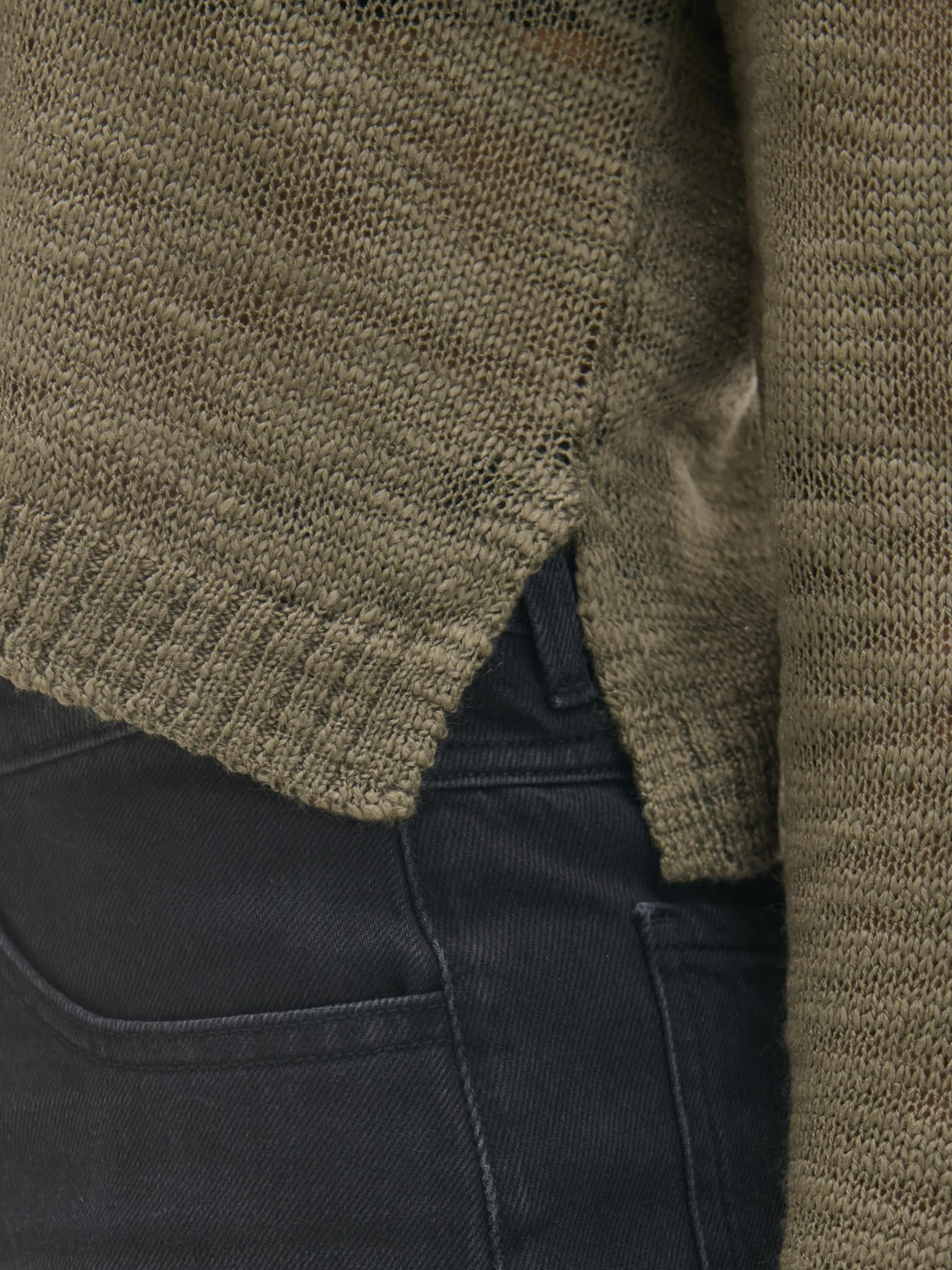 Best Ciemno krótki sweter Swetry