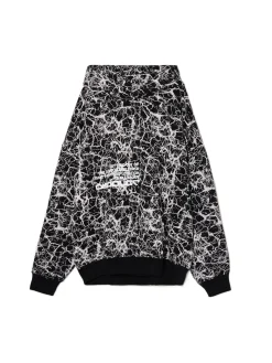 Sale Czarna bluza hoodie z nadrukiem all over Bluzy