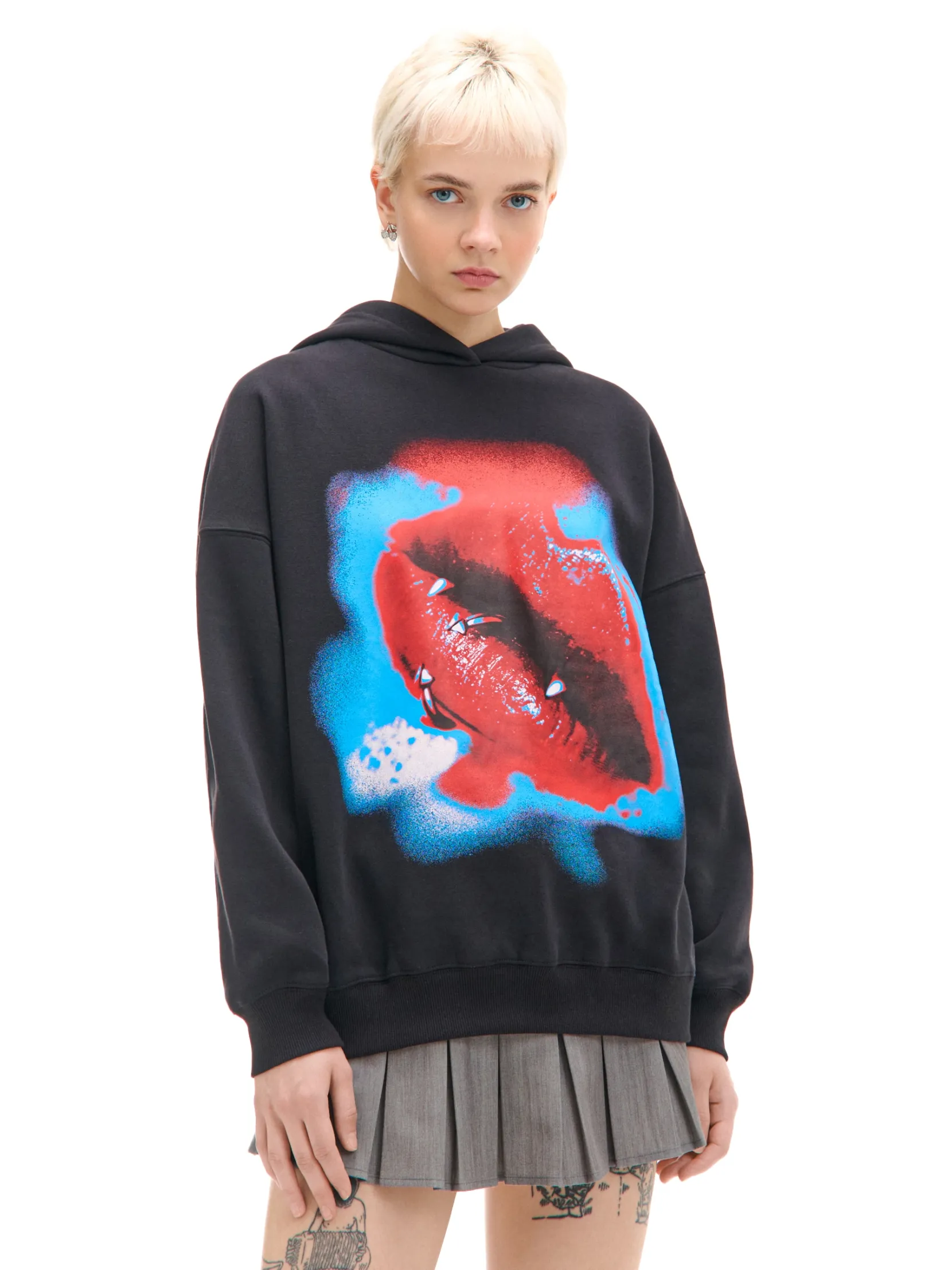 Online Czarna bluza hoodie z nadrukiem Bluzy