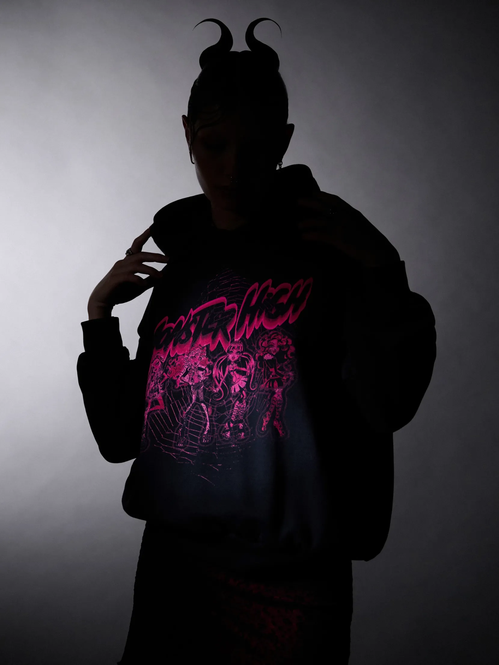 Outlet Czarna bluza z kapturem Monster High Bluzy