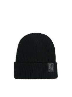 Best Czarna czapka beanie z naszywką Czapki