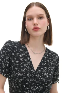 Fashion Czarna sukienka midi w kwiaty Sukienki, Kombinezony