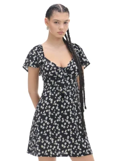 Fashion Czarna sukienka mini w stokrotki Sukienki, Kombinezony
