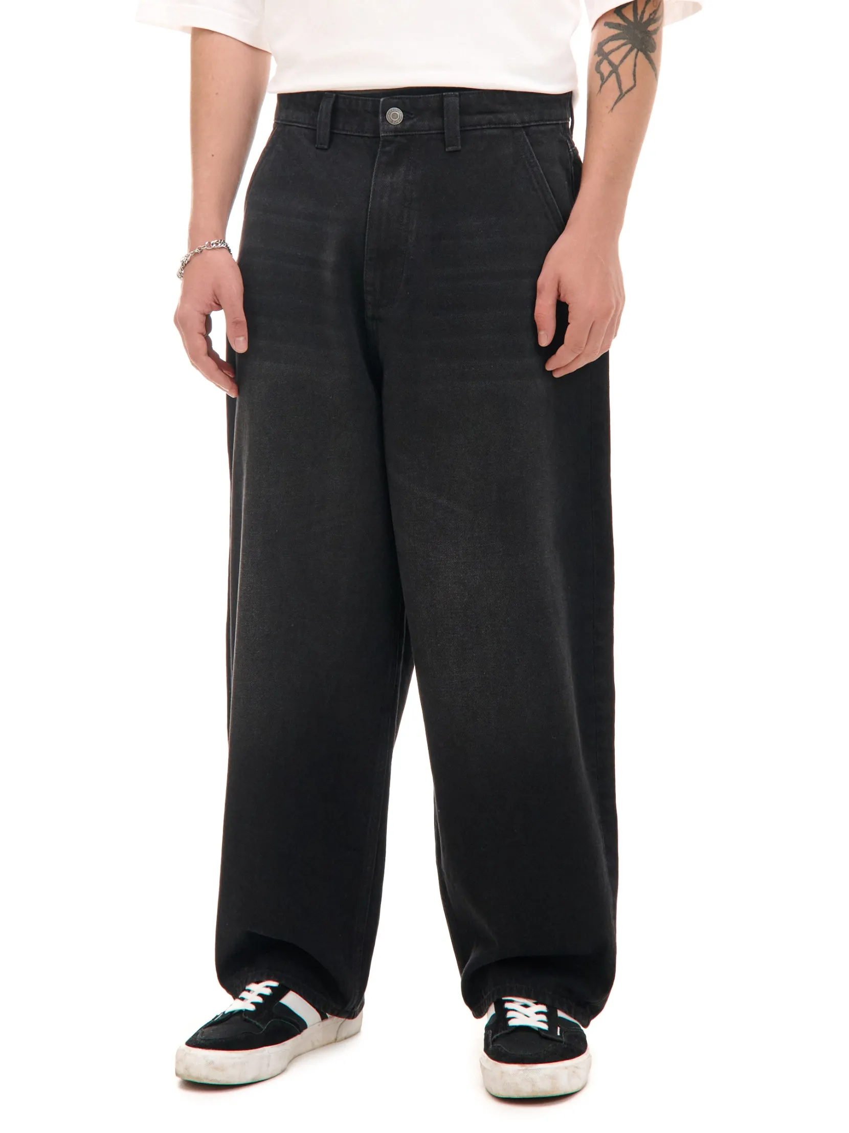 Online Czarne jeansy skater z efektem sprania Jeansy