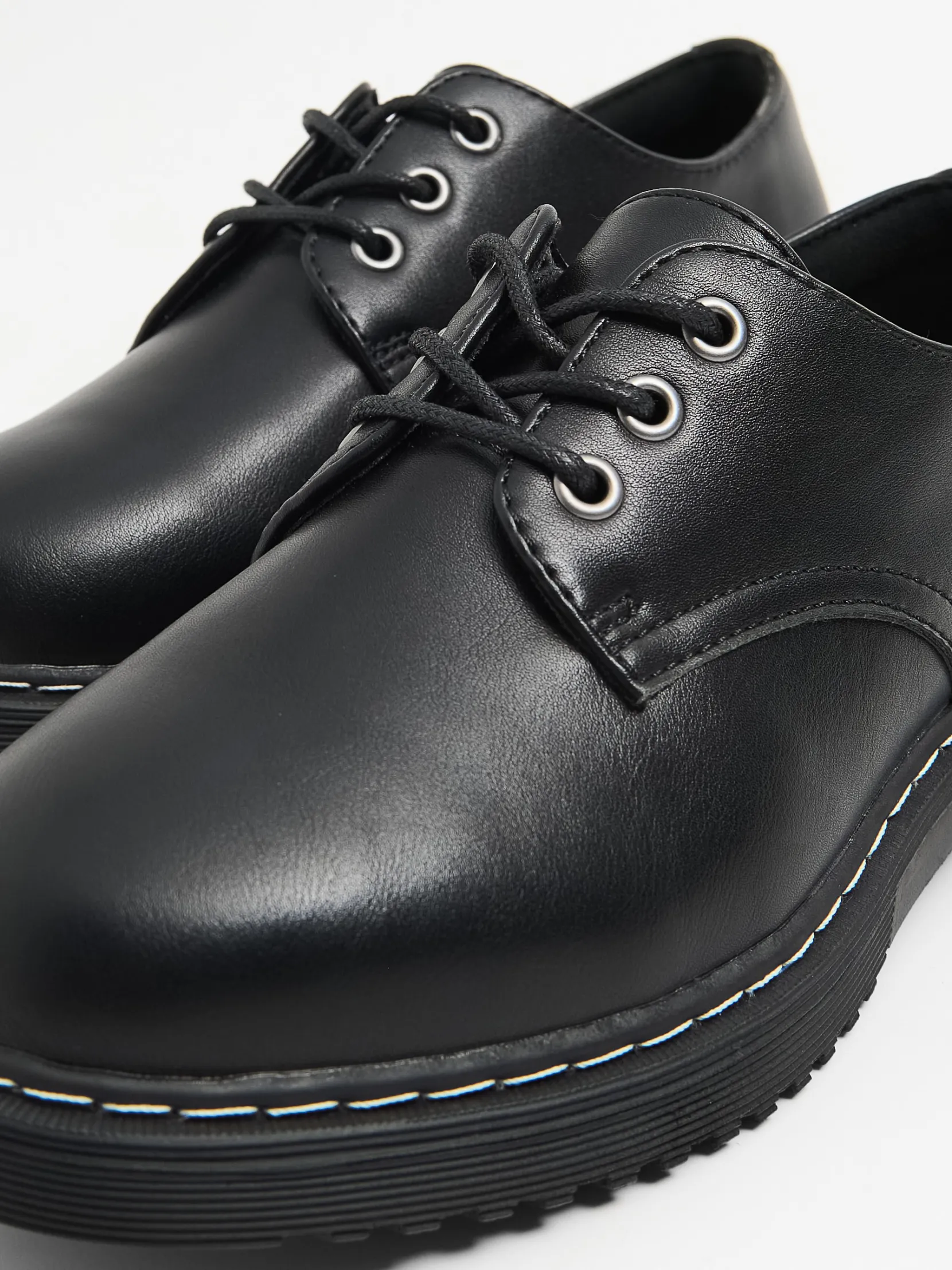 Outlet Czarne klasyczne loafersy Półbuty