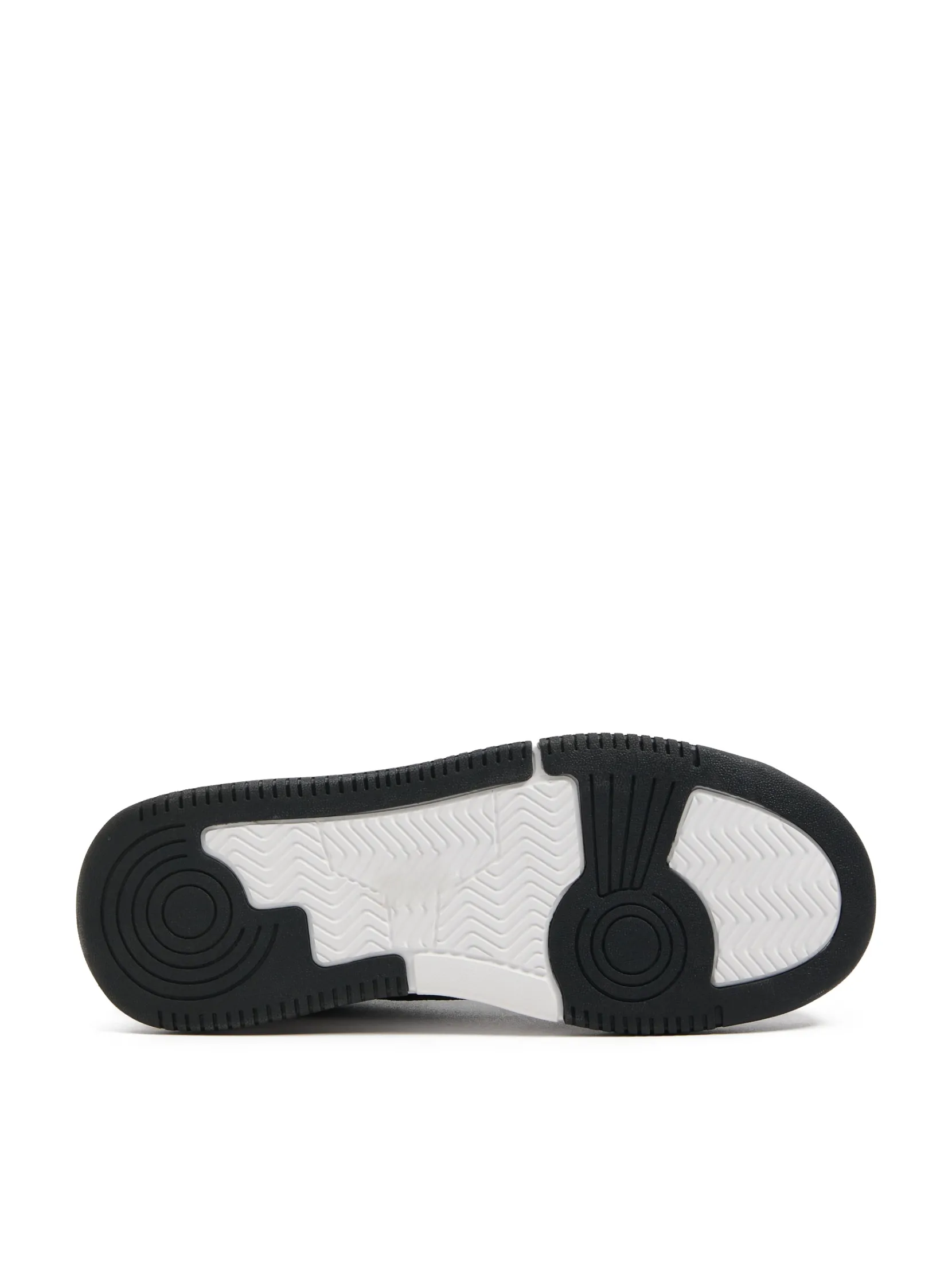 Hot Czarne sneakersy z białymi elementami Sneakersy