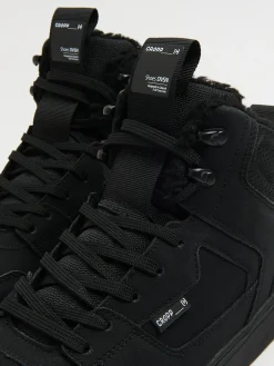 Fashion Czarne sneakersy ze sztucznym barankiem Sneakersy|Za Kostkę
