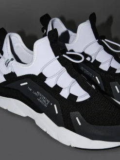Hot Czarno-białe sneakersy z odblaskowymi detalami Sneakersy
