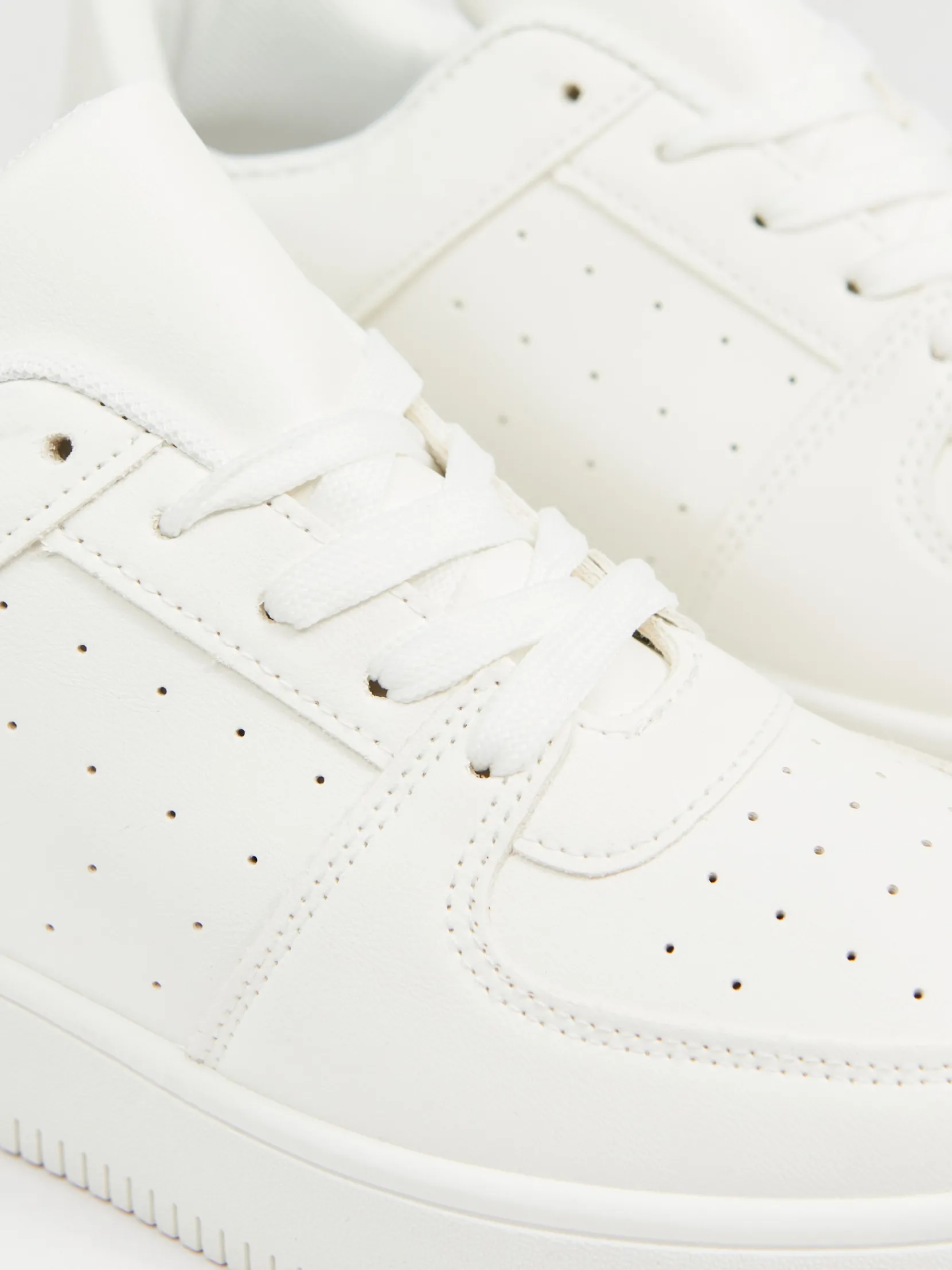 Hot Gładkie białe sneakersy Sneakersy