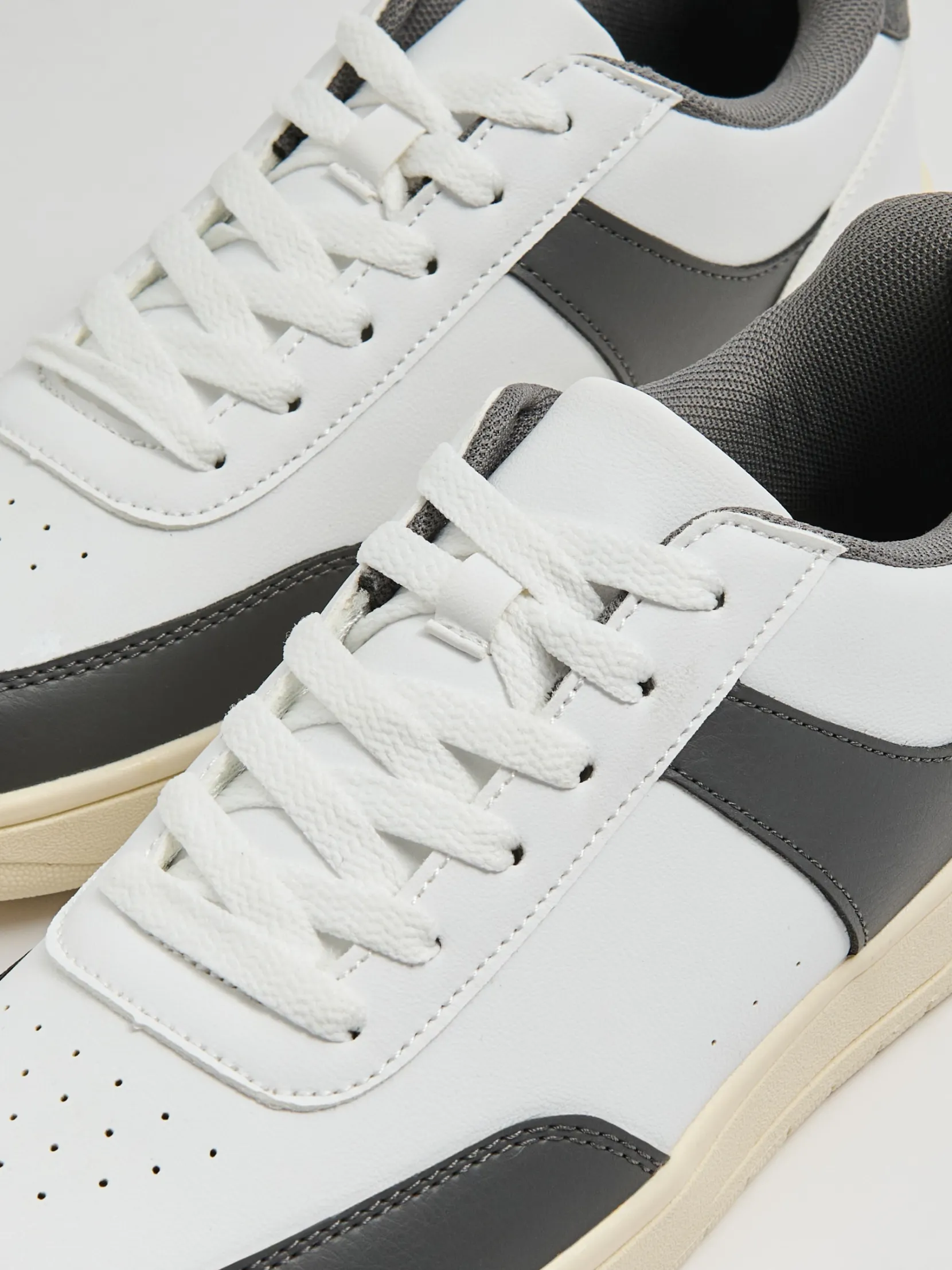 Hot Kontrastowe sportowe sneakersy Sneakersy