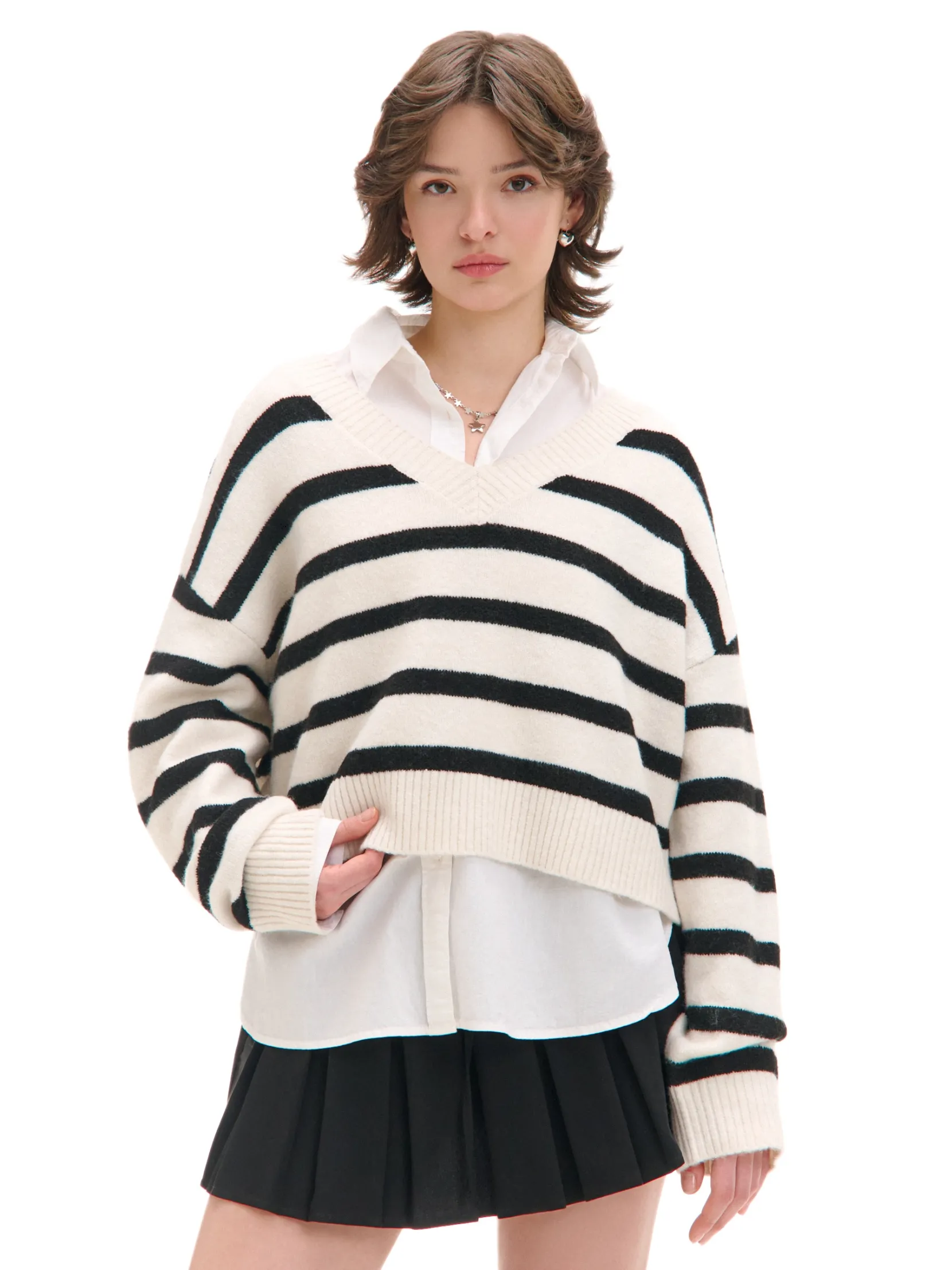 New sweter w czarne paski Swetry