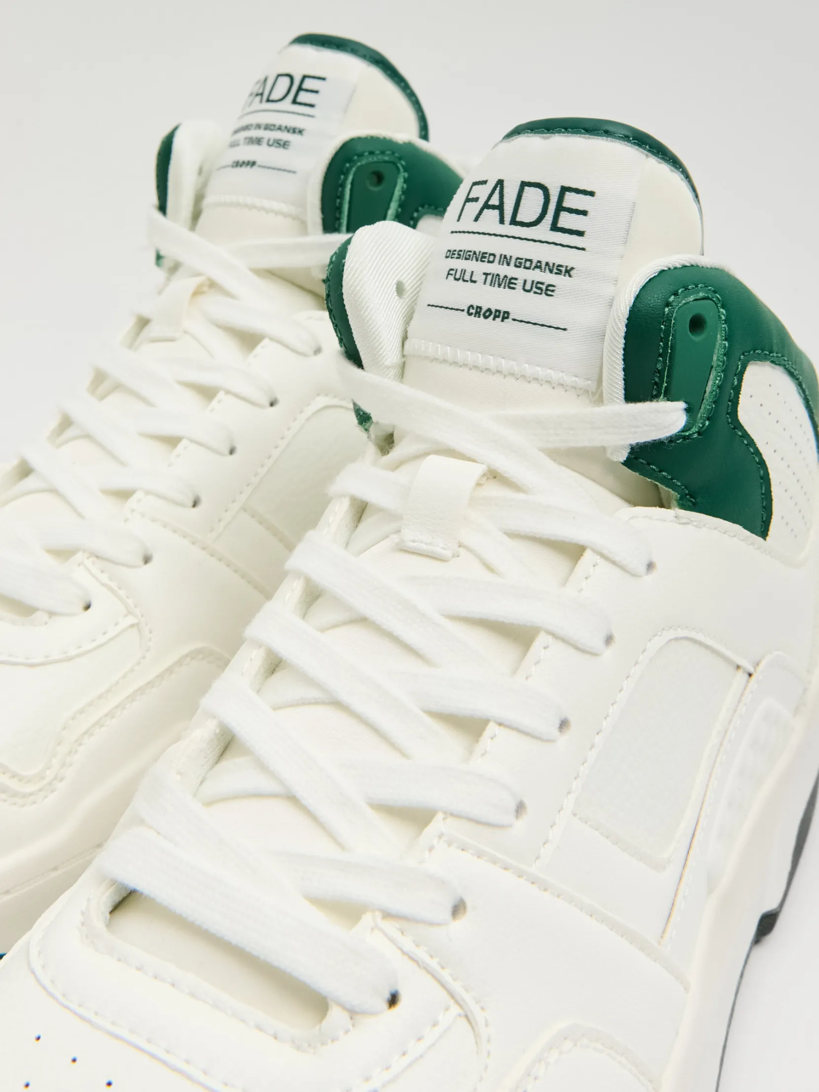 Fashion Sneakersy z naszywkami ze sztucznej skóry Sneakersy|Za Kostkę