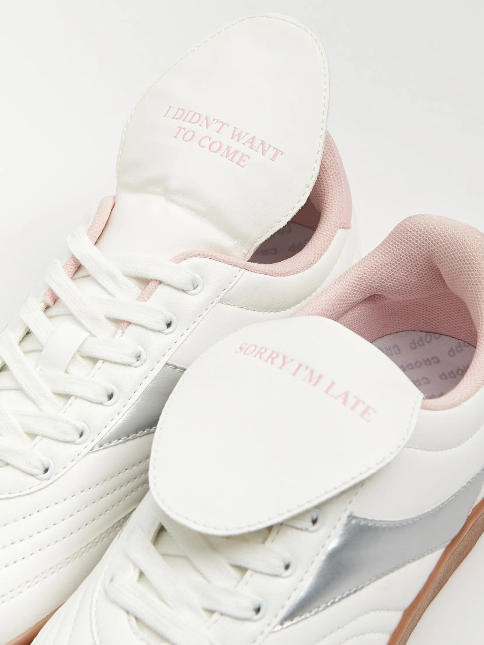 Outlet Sneakersy z ozdobnymi wstawkami Sneakersy