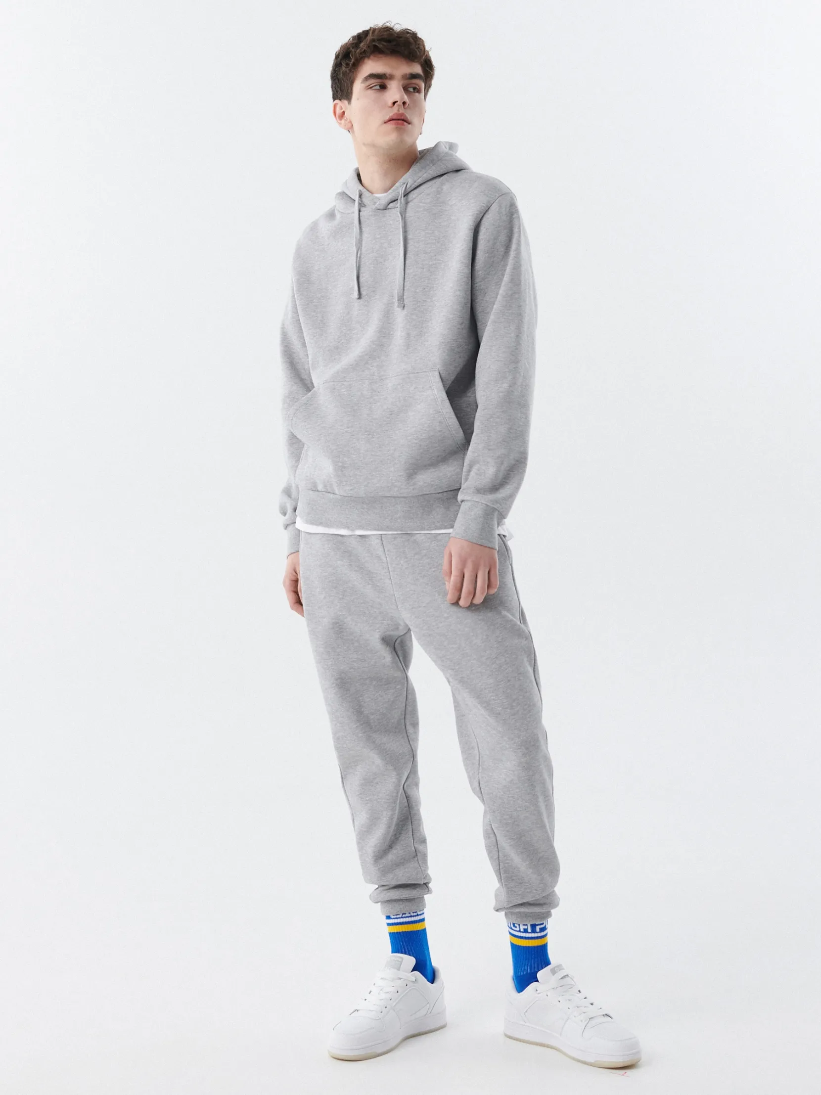 Outlet Szare joggery basic Spodnie